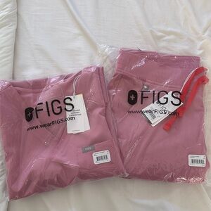 FIGS Chalk Pink Scrub Set-M